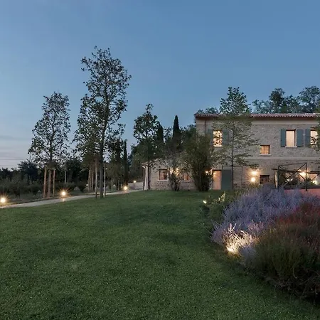 Relais Corbaia 12&1, Emma Cesena