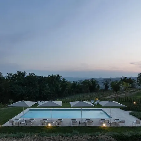 Relais Corbaia 12&1, Emma Cesena