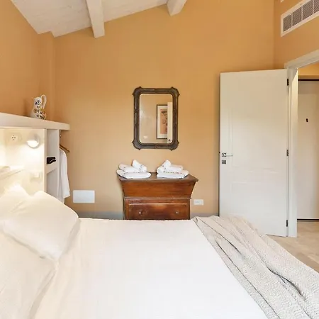 Relais Corbaia 12&1, Emma Villa *