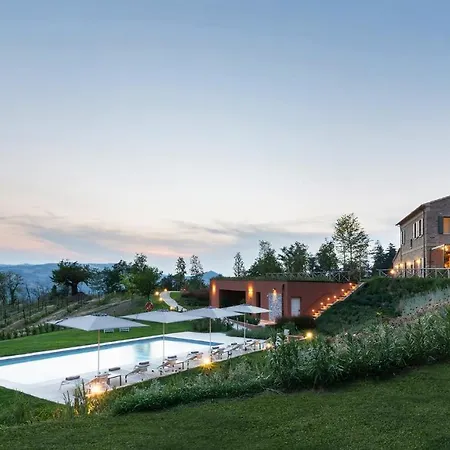 Relais Corbaia 12&1, Emma Villa Cesena